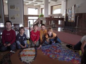 Malé obrázky si vyrobí i ve třídě.