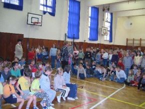 1.stupeň před mikulášskou nadílkou sportoval a soutěžil.