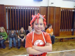 Kolik času asi trvalo zhotovit tento účes?