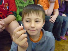 Některým při velkém fandění vypadl i zub!