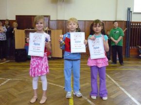 Vítězové první kategorie - prvňáčci.